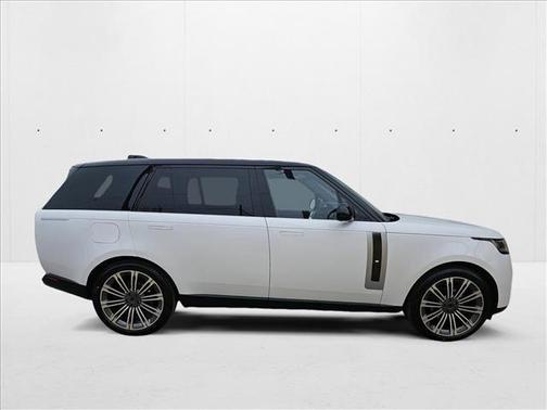 2025 Land Rover Range Rover P615 SV