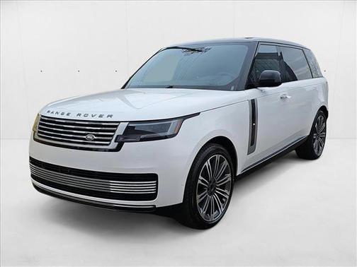 Ostuni Pearl White Premium Metallic 2025 Land Rover Range Rover P615 SV