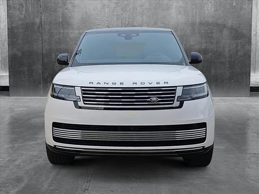 2025 Land Rover Range Rover P615 SV