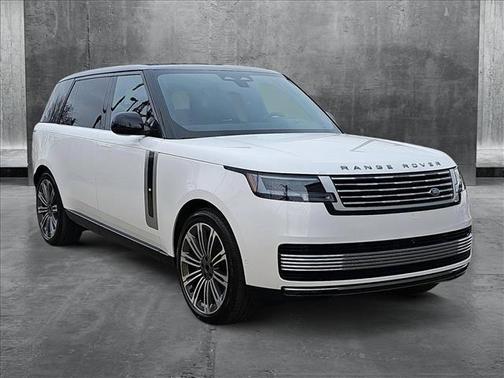 2025 Land Rover Range Rover P615 SV