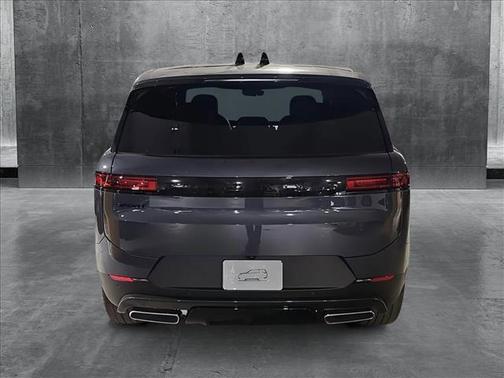 2025 Land Rover Range Rover Sport SE