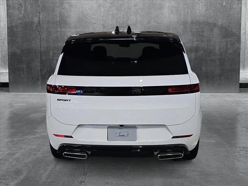 2025 Land Rover Range Rover Sport SE