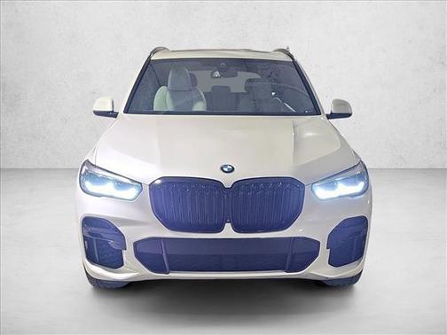 Mineral White Metallic 2023 BMW X5 xDrive40i