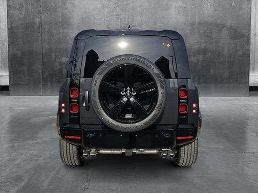 2025 Land Rover Defender 110 P500 X-Dynamic SE