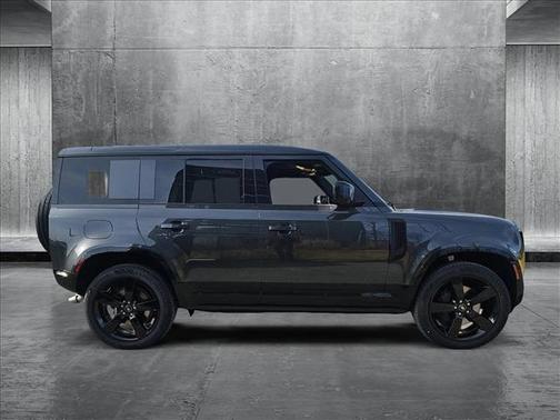 2025 Land Rover Defender 110 P500 X-Dynamic SE