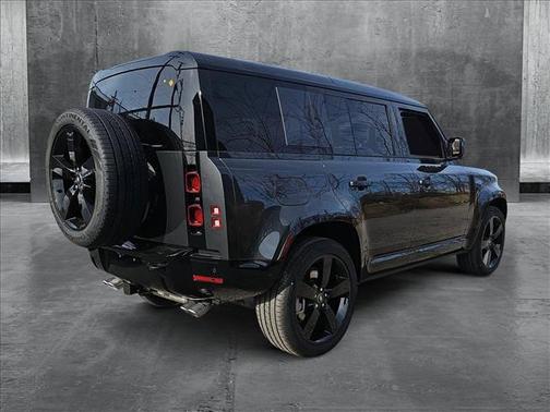 2025 Land Rover Defender 110 P500 X-Dynamic SE