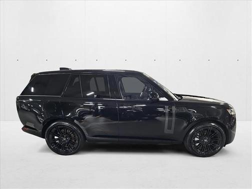 2025 Land Rover Range Rover P530 SE