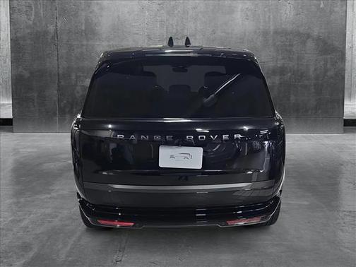 2025 Land Rover Range Rover P530 SE