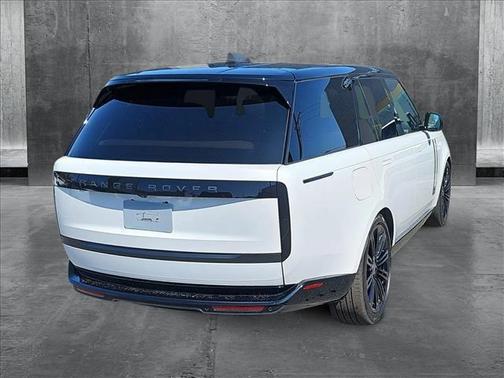 2025 Land Rover Range Rover P530 SE