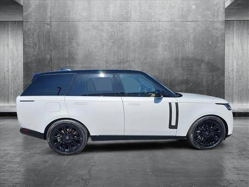 2025 Land Rover Range Rover P530 SE
