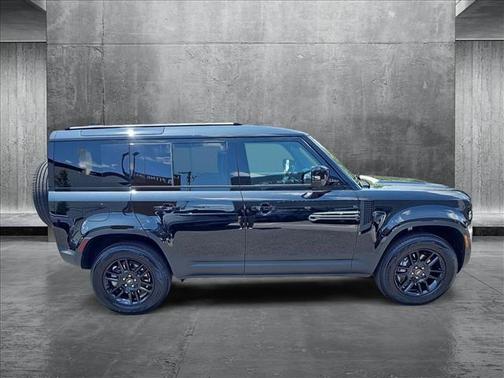 2025 Land Rover Defender 110 P400 S