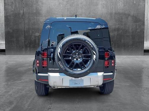 2025 Land Rover Defender 110 P400 S