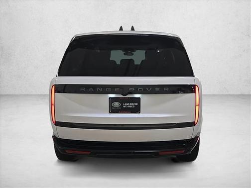 Ostuni Pearl White Premium Metallic 2026 Land Rover Range Rover P400 SE