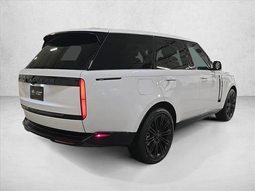 Ostuni Pearl White Premium Metallic 2026 Land Rover Range Rover P400 SE