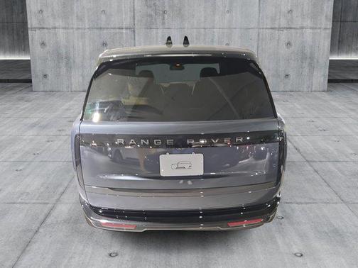 2025 Land Rover Range Rover P530 SE 7 Seat