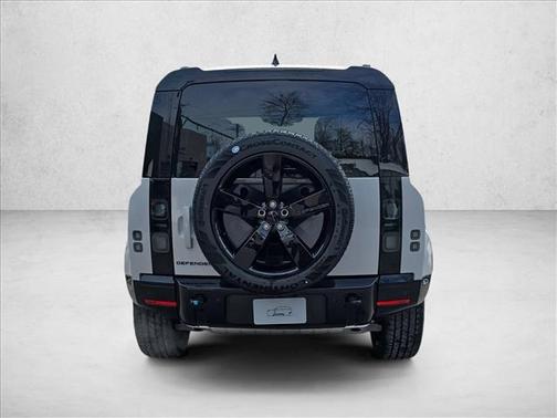 2026 Land Rover Defender P400 X-Dynamic SE