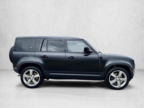 2024 Land Rover Defender 110 P500 SE