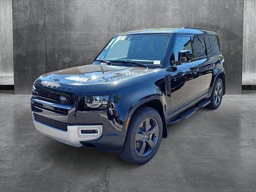 2025 Land Rover Defender 110 P300