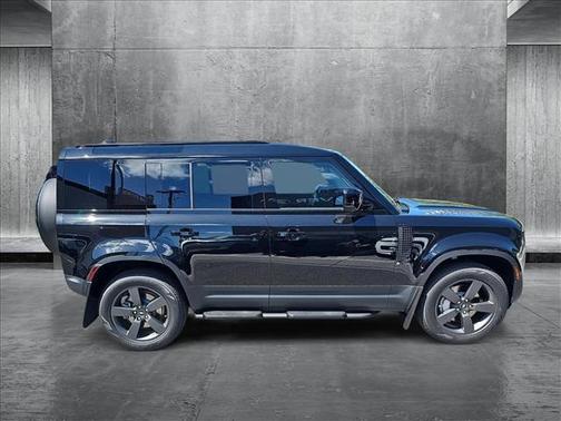 2025 Land Rover Defender 110 P300