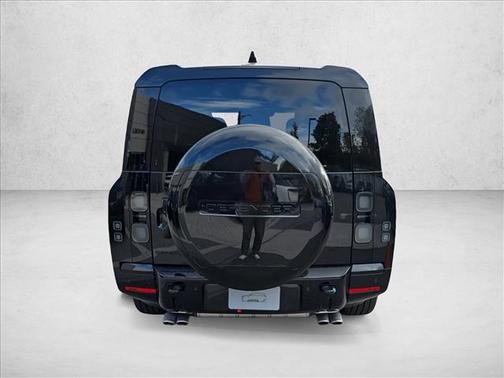 2026 Land Rover Defender V8