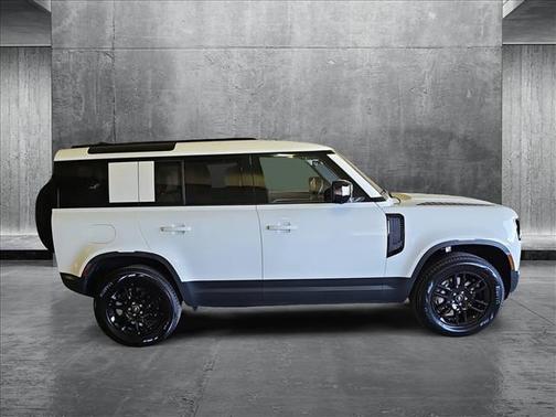 2025 Land Rover Defender 110 P300