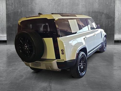 2025 Land Rover Defender 110 P300
