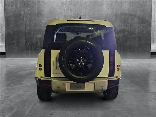 2025 Land Rover Defender 110 P300