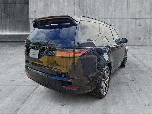 2024 Land Rover Discovery Dynamic SE
