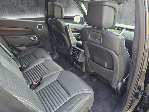 2024 Land Rover Discovery Dynamic SE
