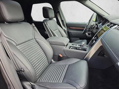 2024 Land Rover Discovery P360 Dynamic SE