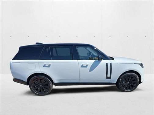 2025 Land Rover Range Rover P530 SE 7 Seat