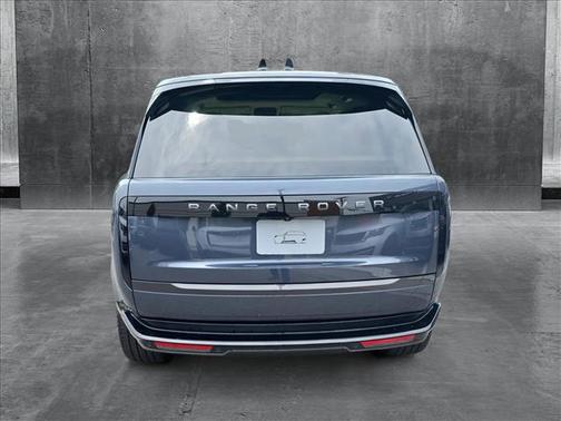 2025 Land Rover Range Rover P400 SE