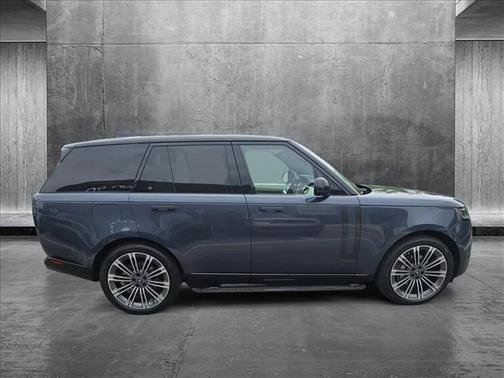 2025 Land Rover Range Rover P400 SE
