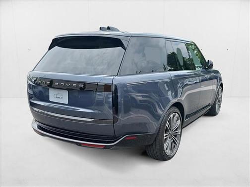 2025 Land Rover Range Rover P400 SE