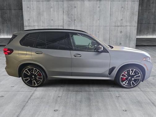 2025 BMW X5 M60i
