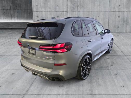 2025 BMW X5 M60i