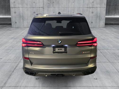 2025 BMW X5 M60i