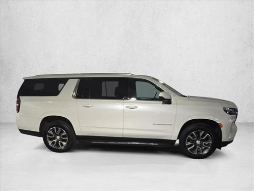 Iridescent Pearl Tricoat 2022 Chevrolet Suburban LT