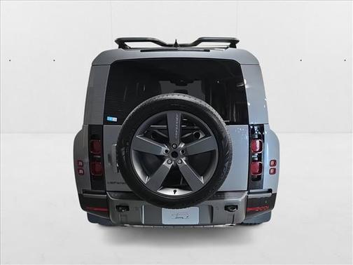 2024 Land Rover Defender 130 P400 Outbound