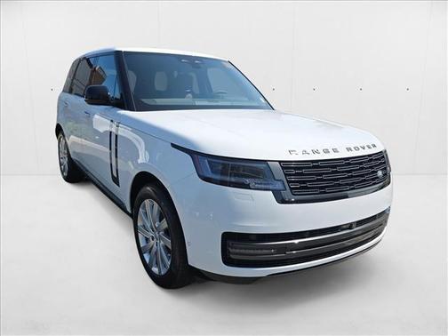 2025 Land Rover Range Rover P550e SE