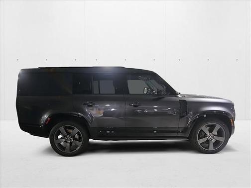2024 Land Rover Defender 130 P400 Outbound