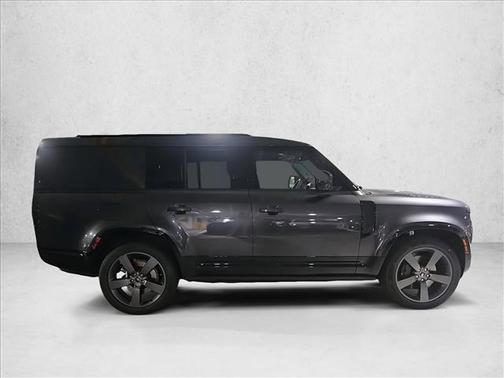 2024 Land Rover Defender 130 P400 Outbound