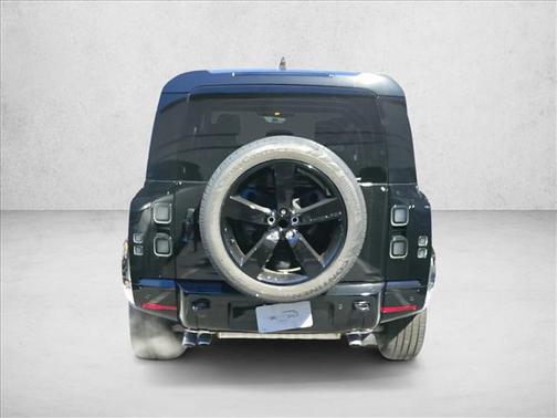 2026 Land Rover Defender 110 V8