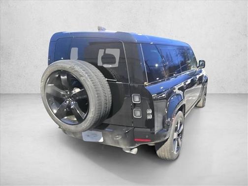 2026 Land Rover Defender 110 V8