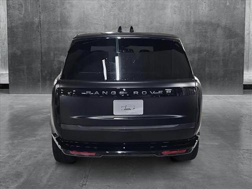 2025 Land Rover Range Rover P530 SE 7 Seat