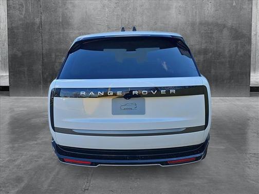 2025 Land Rover Range Rover P550e SE
