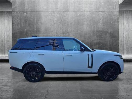 2025 Land Rover Range Rover P550e SE