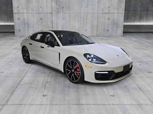 2022 Porsche Panamera 4S