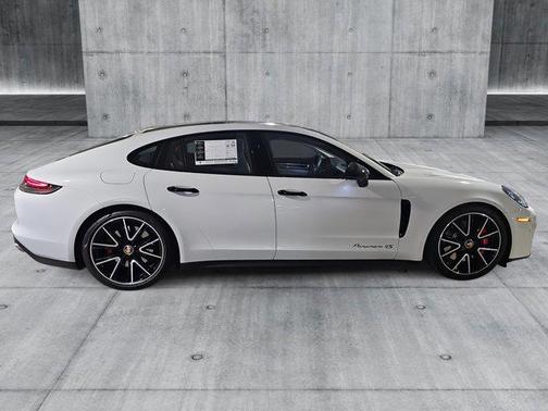 2022 Porsche Panamera 4S