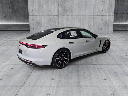 2022 Porsche Panamera 4S